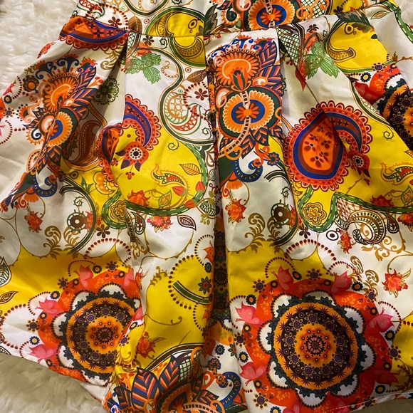 Two piece skirt and tie up shirt set - Picture 3 of 3